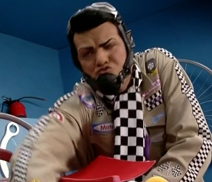 File:Robbie's racing outfit.jpg - LazyTown Wiki